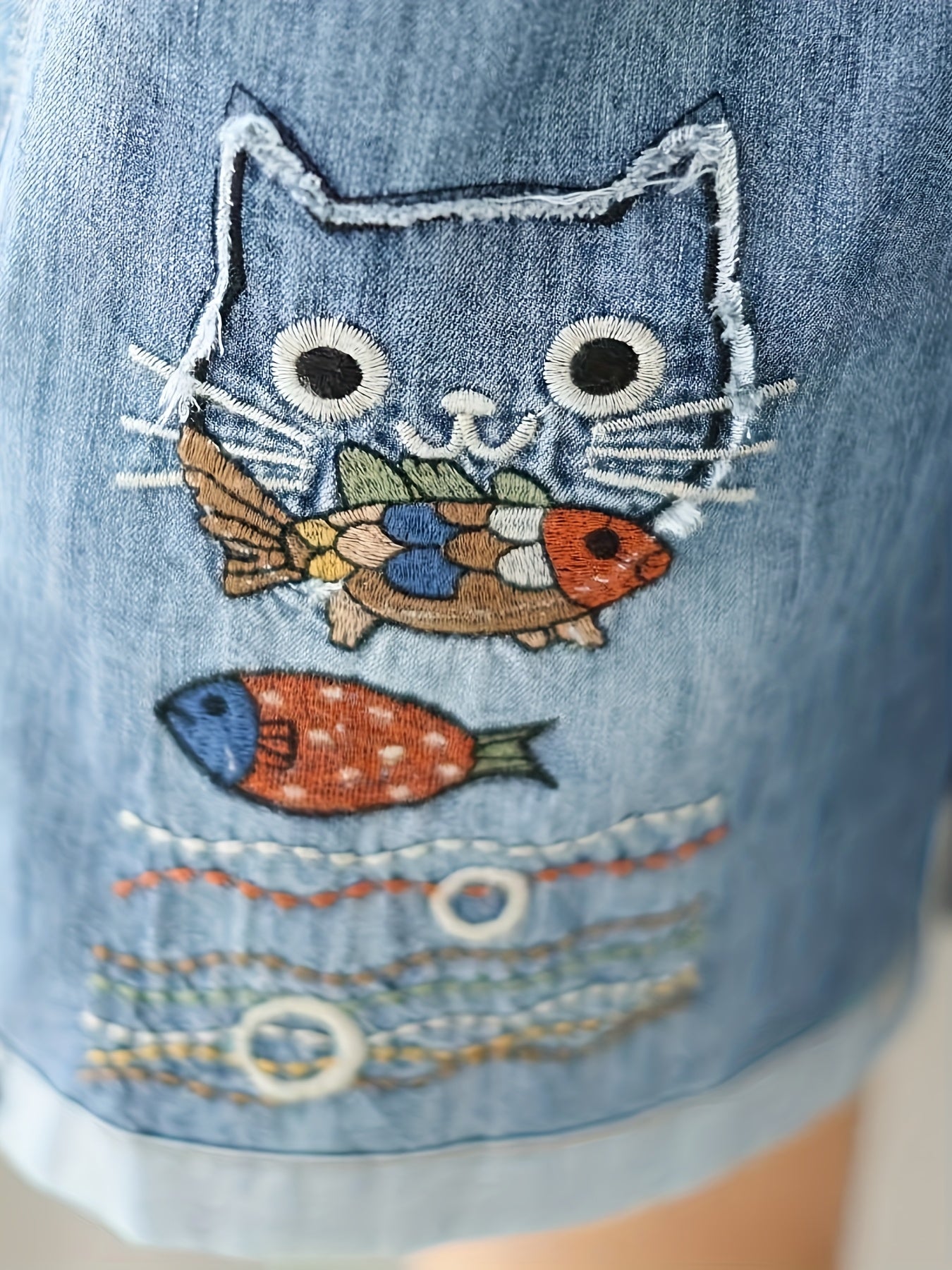 Cat & Fish Embroidered Elastic-Waist Denim Shorts